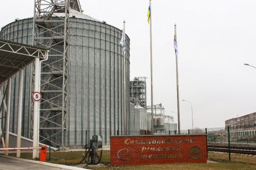 На центральном въезде якорь из прошлого столетия, который достали с речного дна На центральном въезде якорь из прошлого столетия, который достали с речного дна